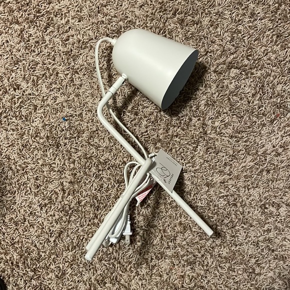 NWT Project 62 Tripod Three Leg Task Table Lamp - White - Picture 5 of 6